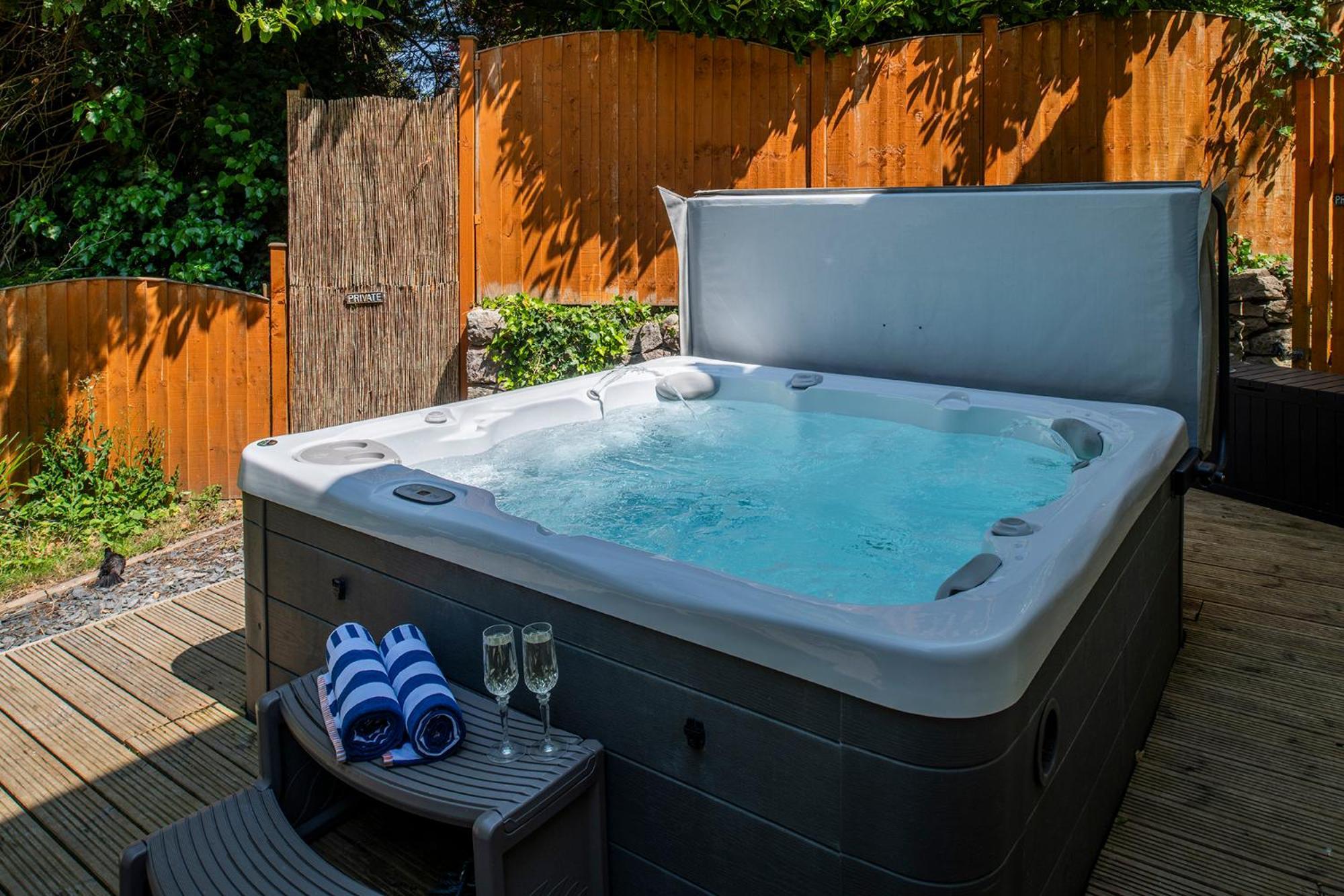 קולווין ביי The Coachhouse - Cottage With Private Hot Tub מראה חיצוני תמונה